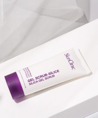 Kornpeeling för ansikte och kropp med naturliga nanokristaller SkinClinic Silica Gel Scrub 60 ml